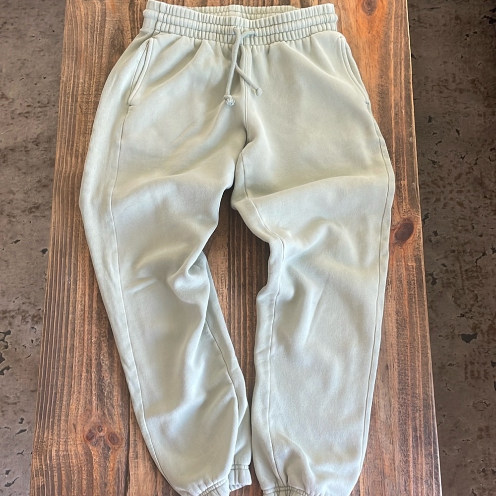 Aritzia cozy af TNA sweatpants